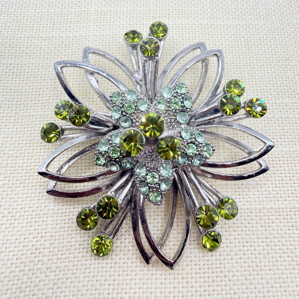 Vintage Retro Silver Tone Sparkling Green Rhinestone Floral Brooch Pendant